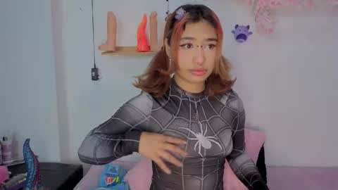 Isisjones18 online show from October 2025 10:11:02 AM