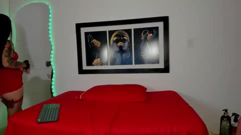 Snapshot of iskracanela chatting on January 2026 03:23:01 AM iskracanela online show from January 2026 03:23:01 AM