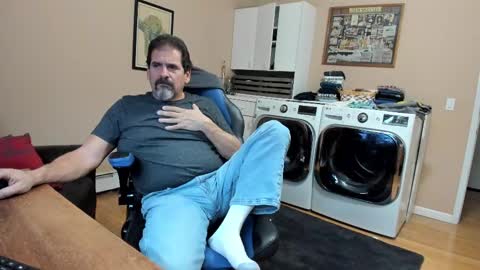 Jim online show from October 2025 09:16:01 PM