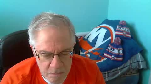 islesman22 online show from April 2026 03:28:01 PM