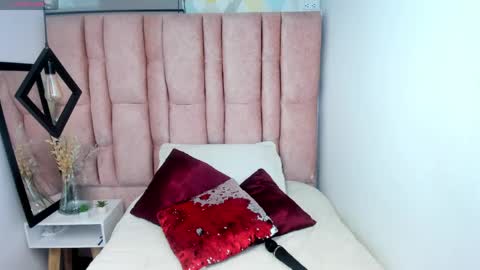 Snapshot of issa_milf__ chatting on May 2026 01:50:01 PM ISSA MILF online show from May 2026 01:50:01 PM