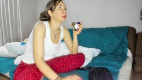 Issabelle online show from February 2025 05:37:01 AM