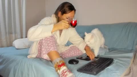 Issabelle online show from October 2025 05:35:02 AM