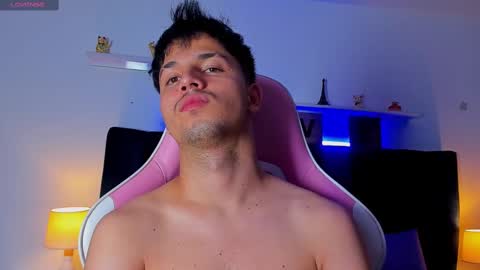 Snapshot of issac_james_ chatting on October 2025 04:02:01 AM ISSAC online show from October 2025 04:02:01 AM