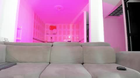 Isabella  online show from January 2026 07:30:01 PM