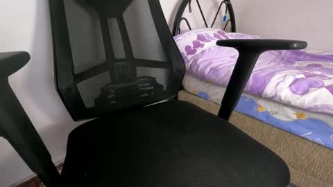 Snapshot of istanbullian chatting on March 2025 01:40:02 PM erdem online show from March 2025 01:40:02 PM