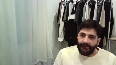 italianboybcn online show from January 2026 07:34:02 AM