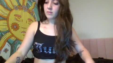 Snapshot of italiankittyx chatting on November 2025 03:45:01 AM ItalianKitty online show from November 2025 03:45:01 AM