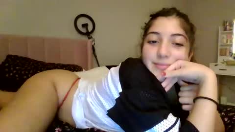 Snapshot of italiankittyx chatting on December 2025 01:54:02 AM ItalianKitty online show from December 2025 01:54:02 AM