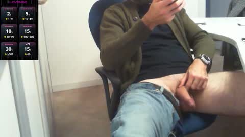 Snapshot of italiansirforyou chatting on October 2025 03:35:02 PM Alex online show from October 2025 03:35:02 PM