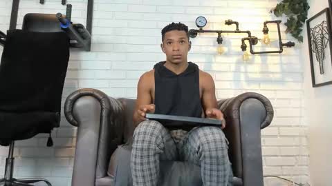 Italo Moore online show from September 2025 11:21:02 AM