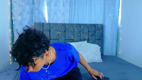 Snapshot of ithan_kingtwin chatting on May 2026 06:15:02 PM ithan_kingtwin online show from May 2026 06:15:02 PM