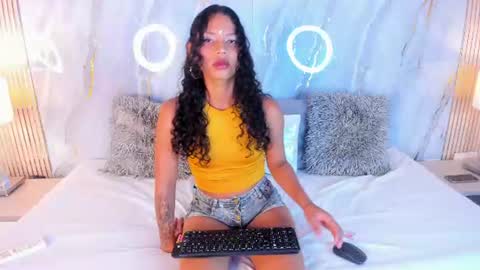 Snapshot of its_lexie chatting on June 2026 01:04:02 PM Lexie online show from June 2026 01:04:02 PM