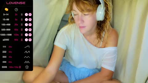 Lily online show from November 2025 08:13:02 PM