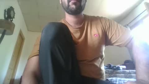 Snapshot of its_me_2323 chatting on April 2026 05:25:02 AM its_me_2323 online show from April 2026 05:25:02 AM