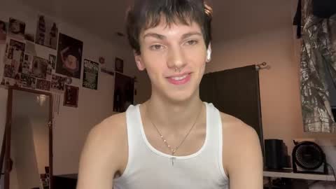 Snapshot of its_rowan chatting on September 2025 03:40:01 AM Rowan online show from September 2025 03:40:01 AM