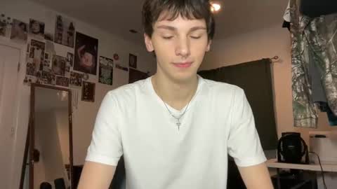 Snapshot of its_rowan chatting on October 2025 01:47:01 AM Rowan online show from October 2025 01:47:01 AM