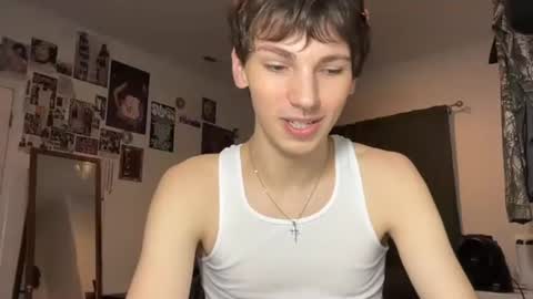 Snapshot of its_rowan chatting on October 2025 01:28:01 AM Rowan online show from October 2025 01:28:01 AM