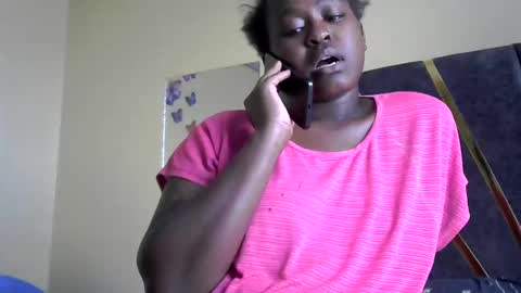 Snapshot of its_sweet chatting on March 2025 02:21:01 PM BigAss horny online show from March 2025 02:21:01 PM