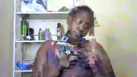 Snapshot of its_sweet chatting on March 2025 02:27:02 AM BigAss horny online show from March 2025 02:27:02 AM