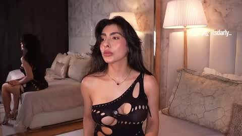 Snapshot of itsdarly chatting on May 2026 05:22:02 PM online show from May 2026 05:22:02 PM