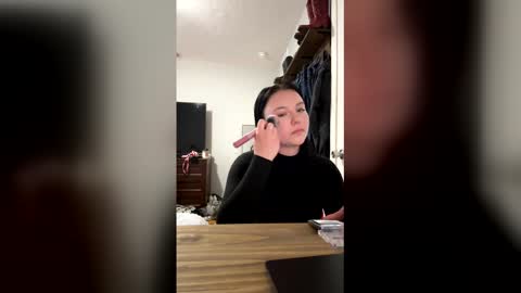 Snapshot of itsemmyy chatting on April 2026 04:55:01 PM itsemmyy online show from April 2026 04:55:01 PM