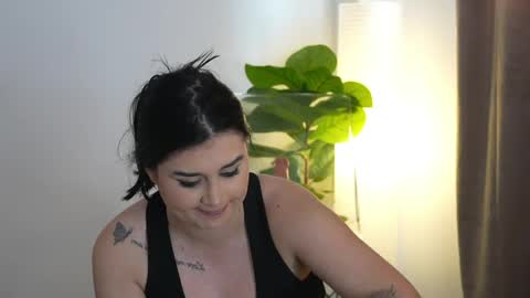 Snapshot of itskendraa chatting on May 2026 11:37:01 AM Kendra online show from May 2026 11:37:01 AM