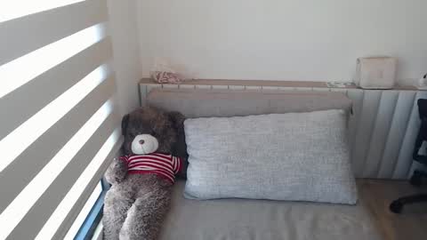 itskittyy online show from November 2025 03:05:01 AM