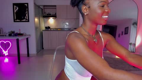 Snapshot of itslau_ chatting on January 2025 12:38:01 AM lau online show from January 2025 12:38:01 AM