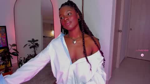 Snapshot of itslau_ chatting on February 2025 08:05:01 AM lau online show from February 2025 08:05:01 AM