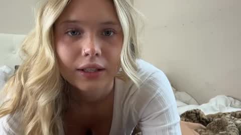 Snapshot of itsmadisynmae chatting on September 2025 03:44:01 PM OF madisynmaee online show from September 2025 03:44:01 PM