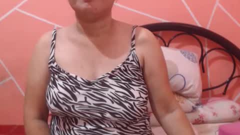 Snapshot of itsme_kitty chatting on June 2026 05:31:02 AM Kitty online show from June 2026 05:31:02 AM