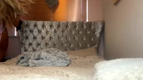 Snapshot of itsmelolax chatting on December 2024 02:17:02 PM Lola online show from December 2024 02:17:02 PM