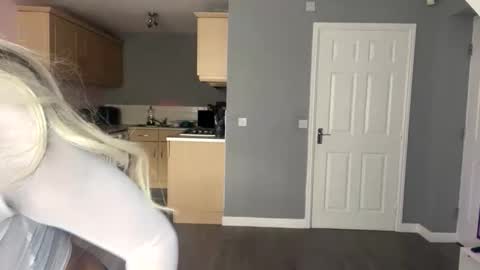 Snapshot of itsmelolax chatting on September 2025 04:29:02 PM Lola online show from September 2025 04:29:02 PM