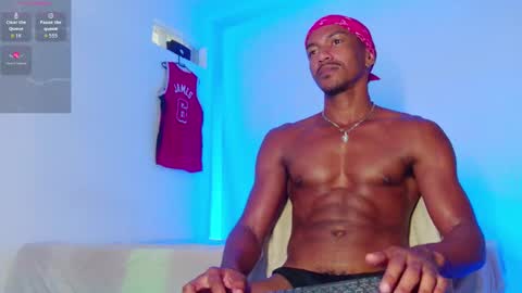 Snapshot of itsmikenoir chatting on September 2025 06:55:02 PM Limited offer 50    online show from September 2025 06:55:02 PM