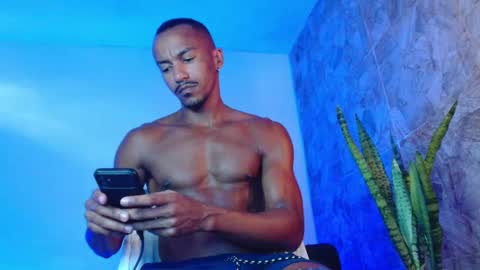 Snapshot of itsmikenoir chatting on October 2025 10:28:02 AM Limited offer 50    online show from October 2025 10:28:02 AM