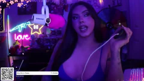 Nicki Foxx online show from October 2025 12:00:01 AM