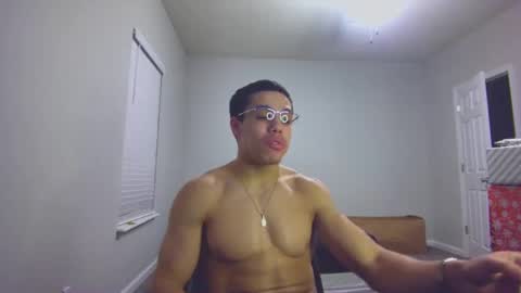Snapshot of itstarzan chatting on December 2024 01:31:02 AM TARZAN online show from December 2024 01:31:02 AM