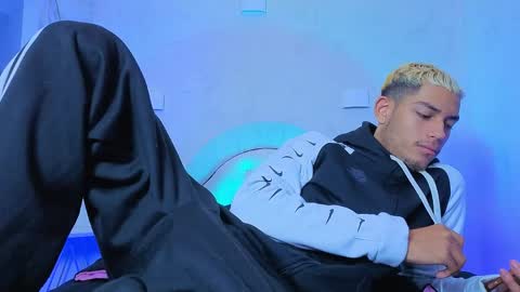 itszairen online show from April 2026 03:57:01 AM