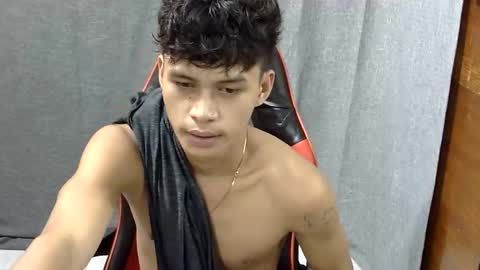 Snapshot of itzme_john chatting on April 2026 12:57:01 AM itzme_john online show from April 2026 12:57:01 AM