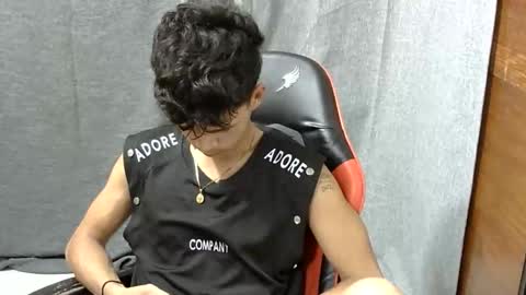 Snapshot of itzme_john chatting on April 2026 01:07:02 AM itzme_john online show from April 2026 01:07:02 AM