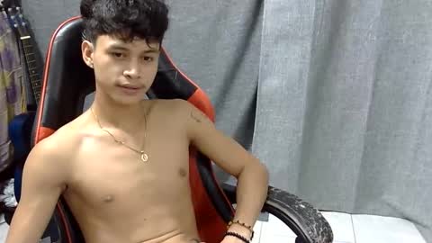 Snapshot of itzme_john chatting on May 2026 02:47:01 PM itzme_john online show from May 2026 02:47:01 PM