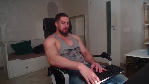 IvanHydee online show from February 2026 05:38:01 AM