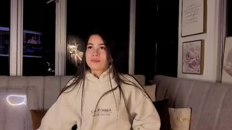 Ivanna West online show from December 2025 10:02:01 AM