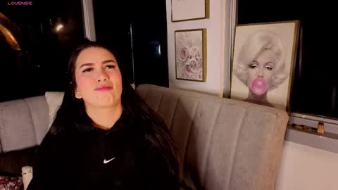 Ivanna West online show from December 2025 10:21:02 AM