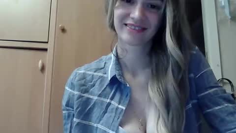 ivetta911 online show from October 2025 01:18:01 PM