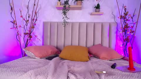 Ivone Adams online show from February 2025 10:26:02 AM