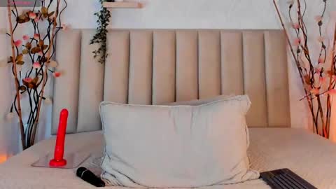 Ivone Adams online show from April 2026 08:42:02 PM