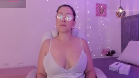 N A T H A L Y   online show from January 2026 04:29:02 AM