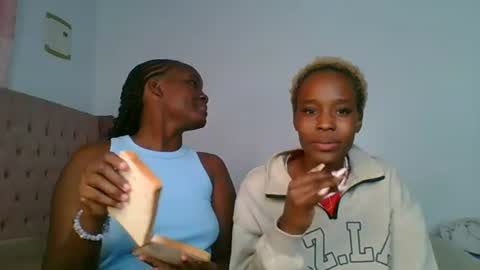Snapshot of ivory_mae chatting on July 2026 05:25:02 AM ivory_mae online show from July 2026 05:25:02 AM